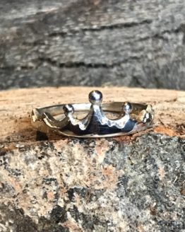 Queen of the Mountain Ring